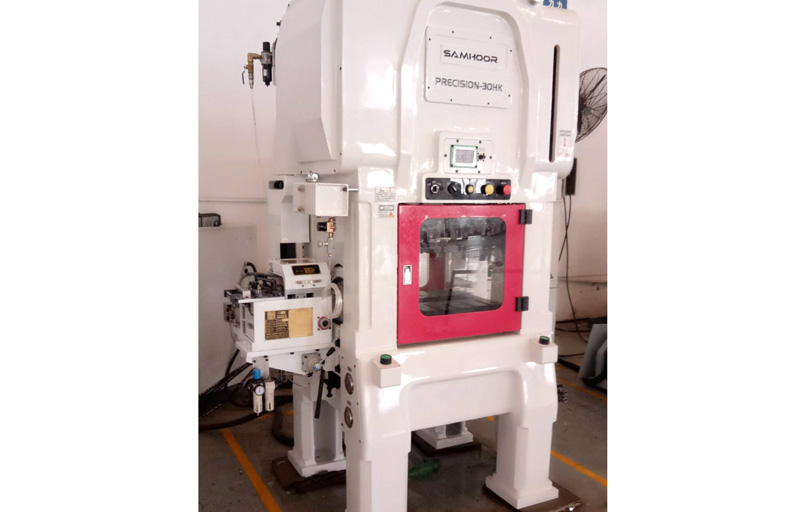 Sanhao punching machine with long harmonic clamp feeder